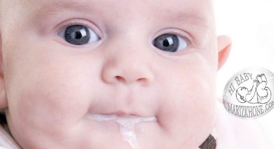 بالا آوردن شیر در نوزادان