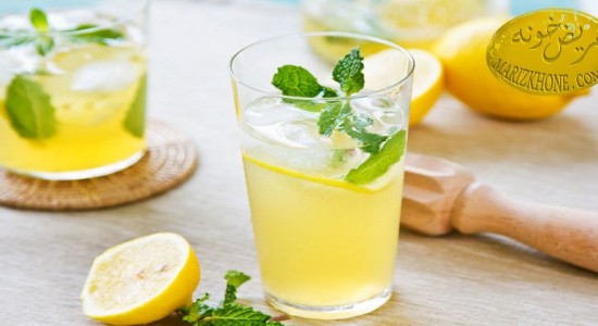 با خواندن این خواص از لیمو متعجب خواهید شد ,خواص درمانی آب لیمو,نحوه رقیق کردن آب لیموی تازه,ویتامین های موجود در لیمو,کاهش التهاب مفاصل با خوردن لیمو