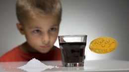 مضرات نوشیدنی های شیرین در کودکان